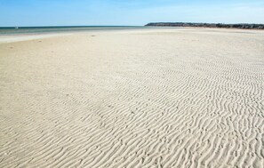 Nær stranden og fisking