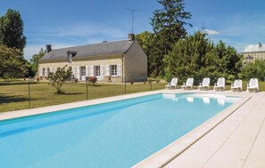 Pool - 4 bedroom amazing home in Bourgueil (Bourgueil)