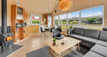 Lovely home in Hemmet with kitchen