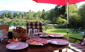Outdoor dining - Apartment Ringsee 1 - Apartment Ringsee (Kreuth)