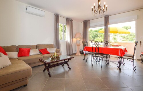 Amazing apartment in Petreto-Biccisano