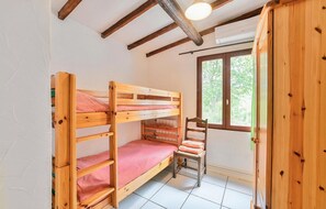 4 Schlafzimmer, Reisekinderbett, kostenloses WLAN, Bettwäsche