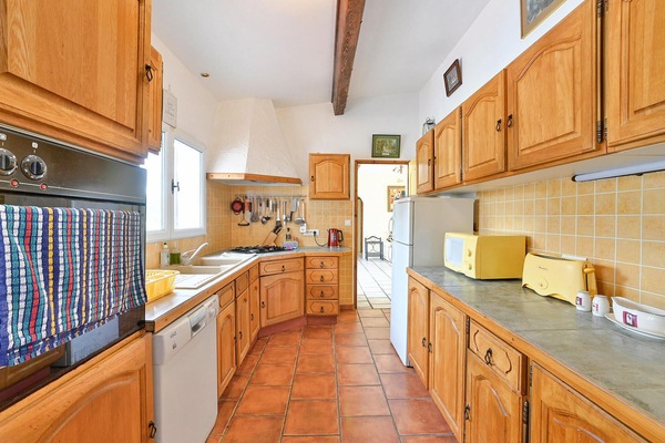 Frigorifero, piano cottura, lavastoviglie