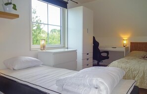4 bedrooms, travel cot, free WiFi