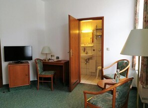 Habitación doble | 1 habitación, escritorio, wifi gratis y ropa de cama