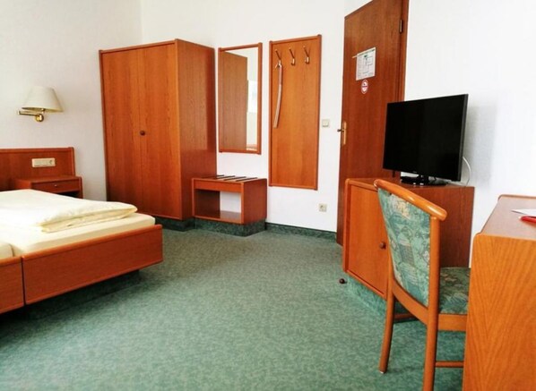 Habitación doble | 1 habitación, escritorio, wifi gratis y ropa de cama