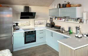 Refrigerador, placa de cocina, lavavajillas, cafetera/tetera
