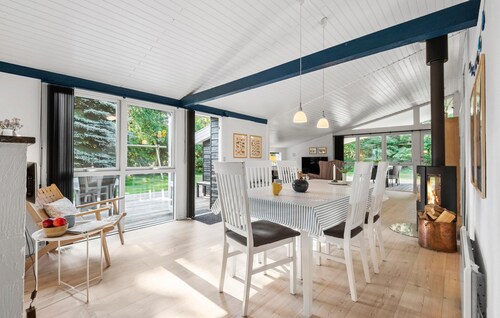 Awesome home in Blåvand with WiFi