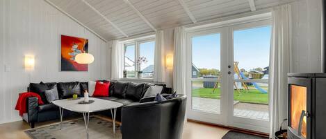 TV, fireplace, DVD player