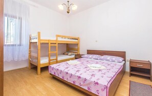 1 bedroom, free WiFi, bed sheets