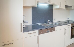 Fridge, stovetop, dishwasher, coffee/tea maker - Ferienwohnung im EG-Niederau (Niederau)
