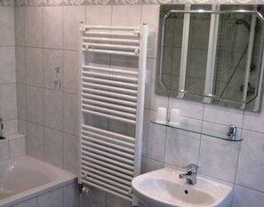 Shower - Apartment 3 - Lod - Bahlo (Loddin)
