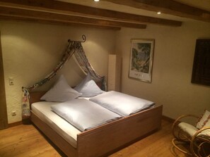 2 chambres, bureau, Wi-Fi, literie fournie