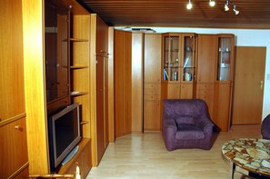 Unclassified image, 3 of 19, button - Meyer, Stephan - Meyer, 3-room apartment 75m², 1 - 5 pers. (Neustadt in Holstein)