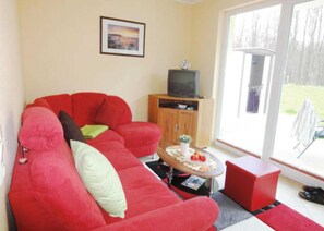 TV - Coastal forest - Apartment morning sun (Gelbensande)