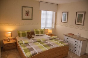 3 Schlafzimmer, Reisekinderbett, WLAN, Bettwäsche