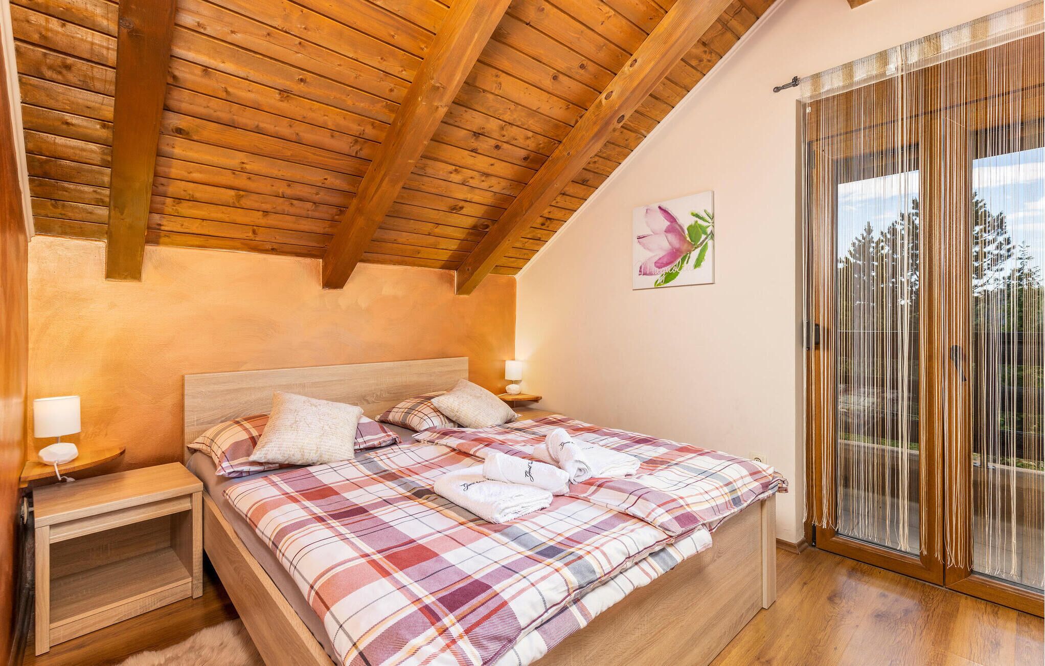4 habitaciones, wifi gratis y ropa de cama 