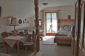 1 bedroom, in-room safe, travel cot, WiFi