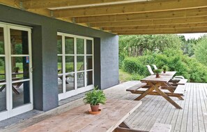 Outdoor dining - Gorgeous home in Tranås with sauna (Tranås)