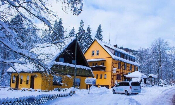 Unclassified image, 1 of 49, button