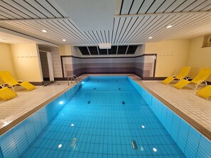 Indendørs pool, opvarmet pool