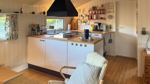 Private kitchen - 2 bedroom nice home in Fanø (Fanø)