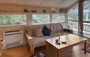 Fernseher, Kamin, DVD-Player, Stereoanlage