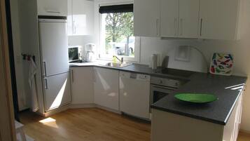 Kühlschrank, Ofen, Herdplatte, Geschirrspüler