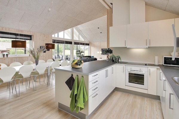 Réfrigérateur, plaque de cuisson, lave-vaisselle, cafetiÚre/bouilloire