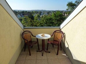 Unclassified image, 2 of 6, button - (266) 1- Room- Apartment-Hafenstraße - Apartment complex Yachthafenresidenz (Kühlungsborn)