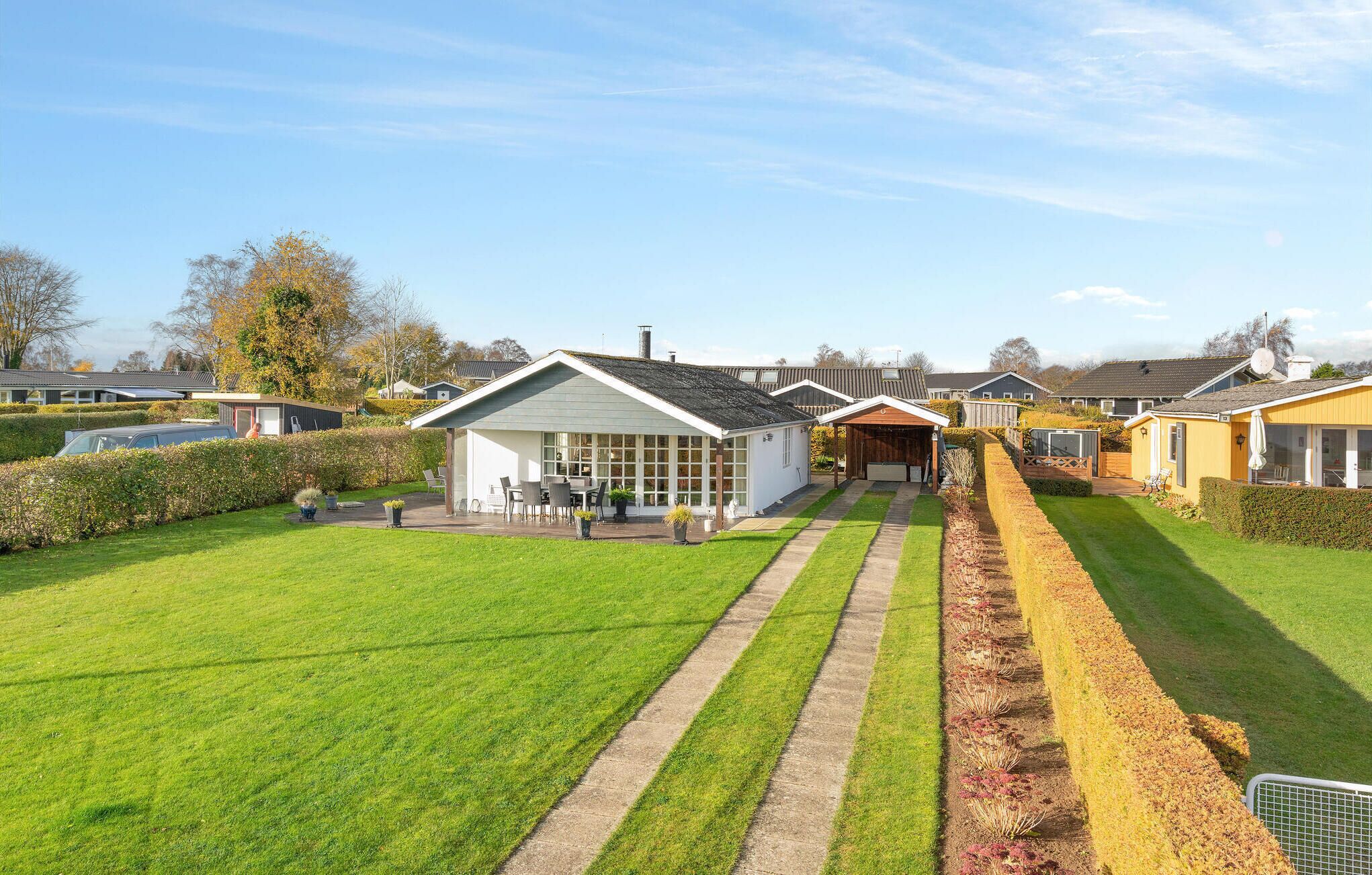 المنشأة من الخارج