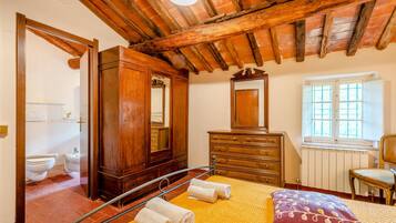 2 Schlafzimmer, Reisekinderbett, kostenloses WLAN, Bettwäsche