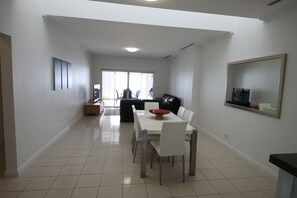 Luxury Apartment Deep Blue 15 | Living area | Flat-screen TV - Moreton Island Villas & Apartments (Moreton Island)