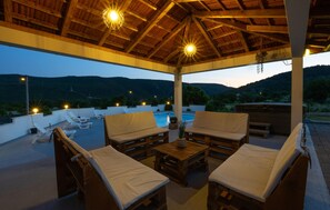 Terrace/patio - Awesome home in Primorski Dolac with sauna (Primorski Dolac)