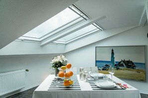 Unclassified image, 3 of 19, button