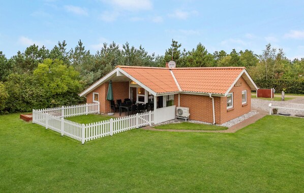 Exterior - Awesome home in Ulfborg with sauna (Ulfborg)