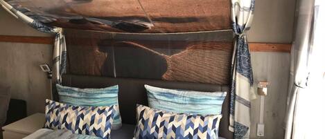 1 camera, Wi-Fi, lenzuola