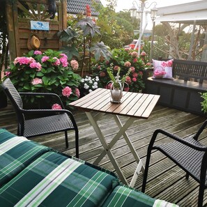 Terrace/patio - Apartment with Lake View - House with Lake (Baabe)