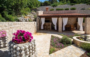 Outdoor dining - 6 bedroom accommodation in Klek (Klek)