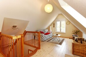 Unclassified image, 5 of 9, button