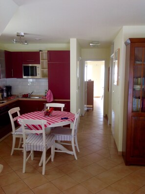 Apartment, Balcony (II - incl. 65 EUR cleaning fee) | In-room dining