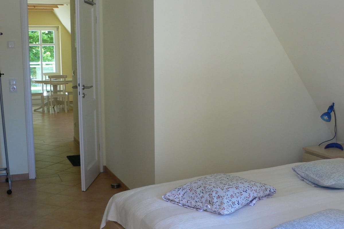 Apartment, Balcony (II - incl. 65 EUR cleaning fee) | Individually decorated, individually furnished, blackout drapes