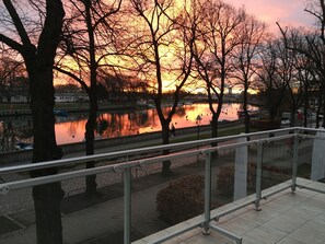 Water view - Apartments Am Strom 50 (Rostock)