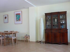 Apartment, Ground Floor (I - incl. 75 EUR cleaning fee) | In-room dining - Apartments Am Strom 50 (Rostock)