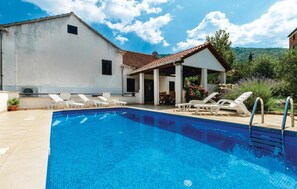 Outdoor pool - 4 bedroom cozy home in Gruda (Gruda)