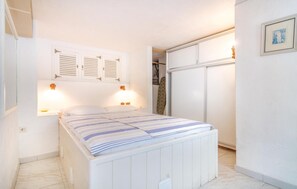 3 bedrooms, travel crib, free WiFi