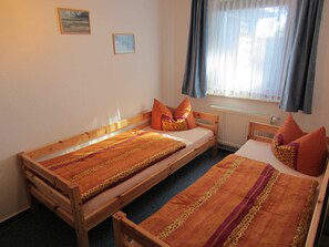 2 bedrooms, WiFi, bed sheets