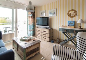 Unclassified image, 3 of 17, button