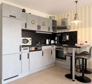 Fridge, microwave, oven, dishwasher