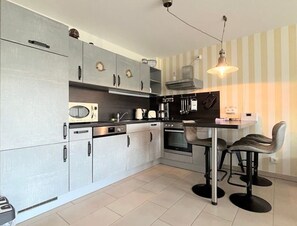 Fridge, microwave, oven, dishwasher